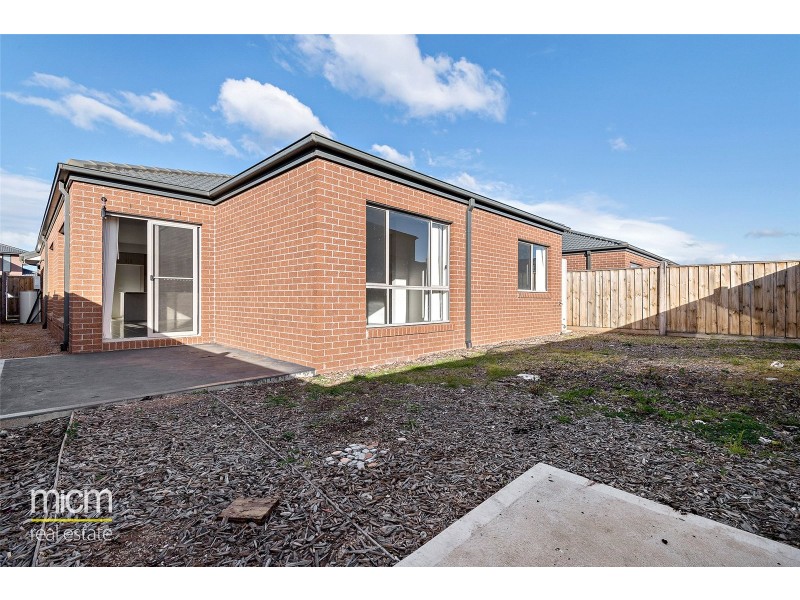 33 Selleck Drive, Point Cook VIC 3030