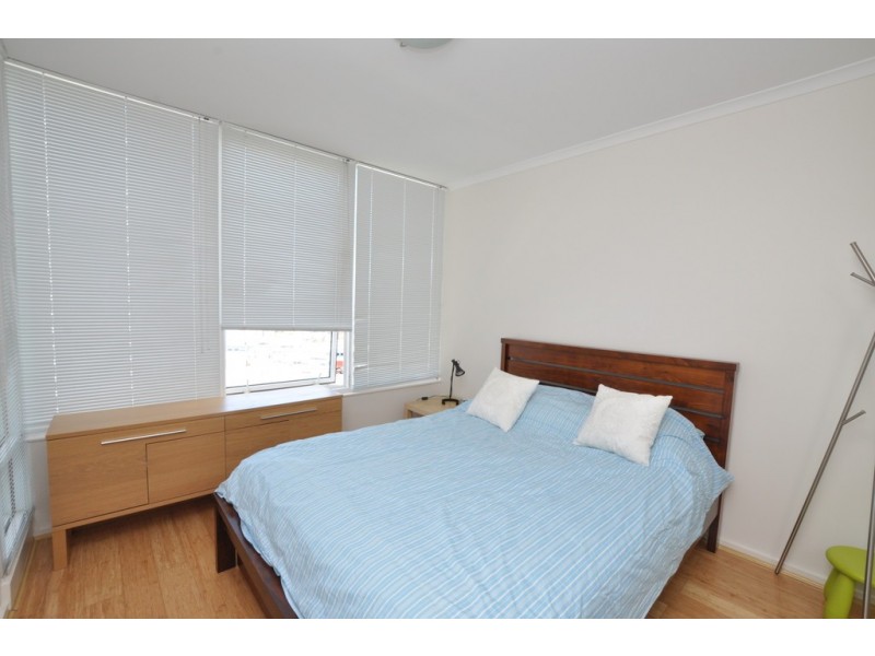 161/79 Whiteman Street, Southbank VIC 3006