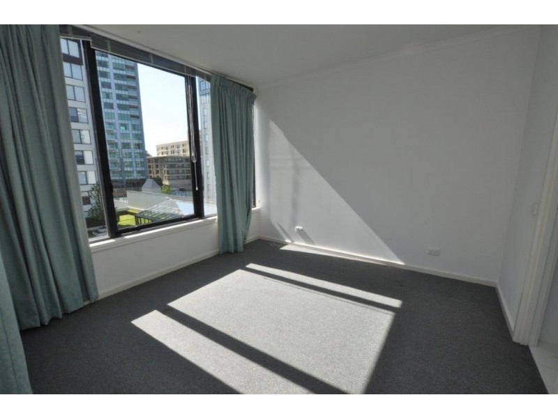 REF 071758/39 Dorcas Street, South Melbourne VIC 3205