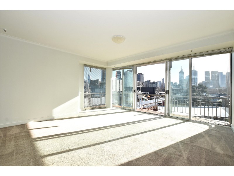 REF 071885/8 Wells Street, Southbank VIC 3006