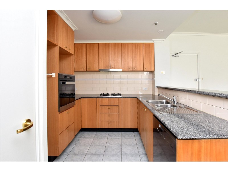 REF 071885/8 Wells Street, Southbank VIC 3006