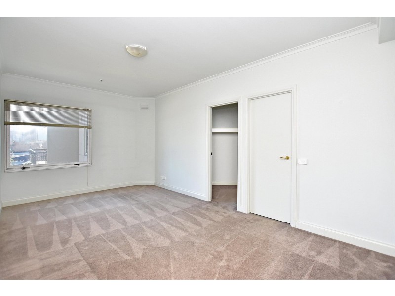 REF 071885/8 Wells Street, Southbank VIC 3006