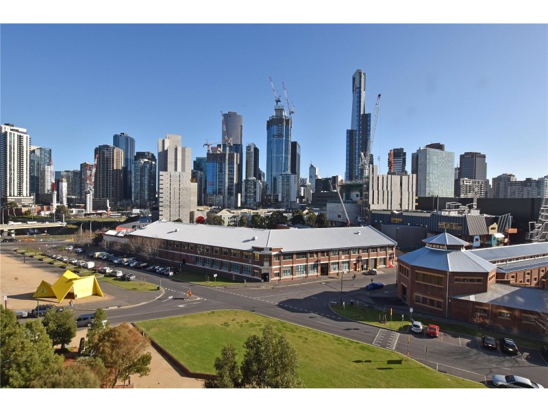 REF 071885/8 Wells Street, Southbank VIC 3006