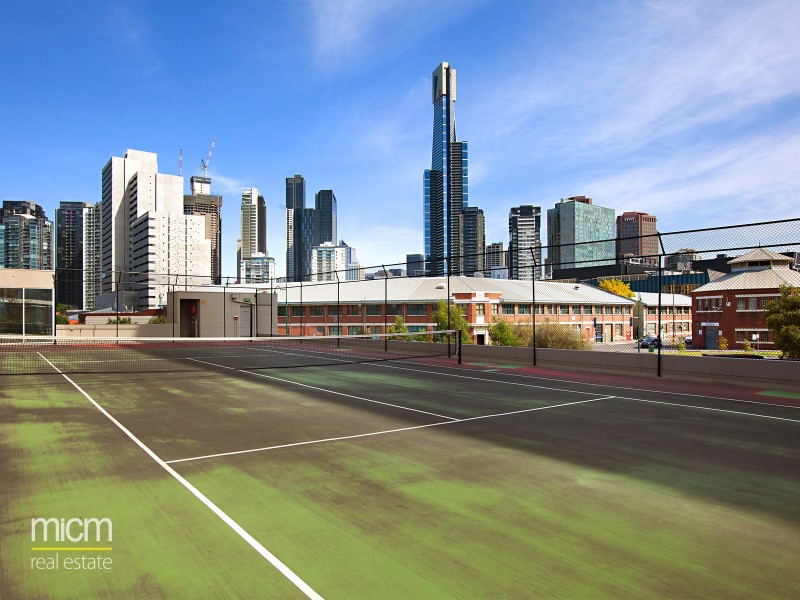 REF 071885/8 Wells Street, Southbank VIC 3006