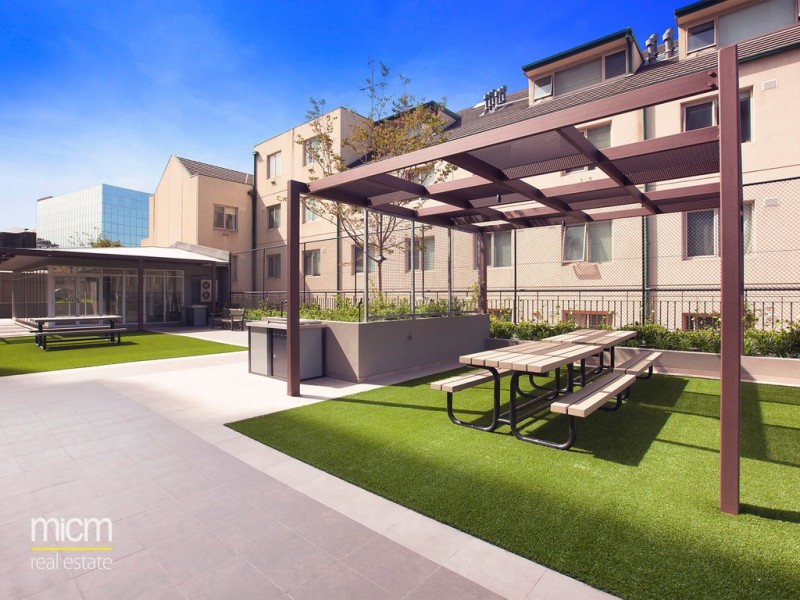 REF 071885/8 Wells Street, Southbank VIC 3006