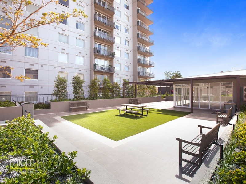 REF 071885/8 Wells Street, Southbank VIC 3006