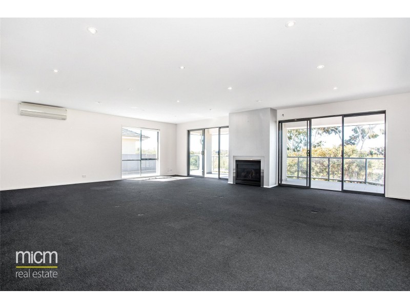 49 Eagleview Place, Point Cook VIC 3030