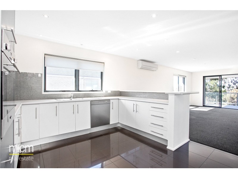 49 Eagleview Place, Point Cook VIC 3030