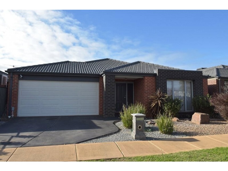 20 Walton Loop, Point Cook VIC 3030