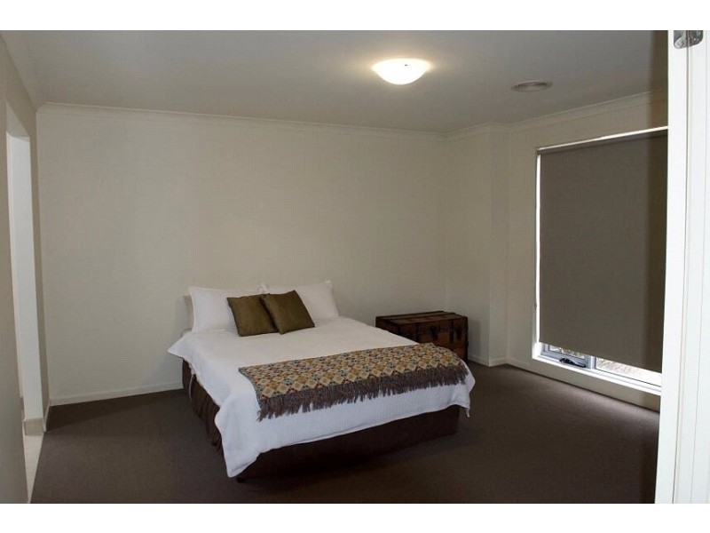 20 Walton Loop, Point Cook VIC 3030