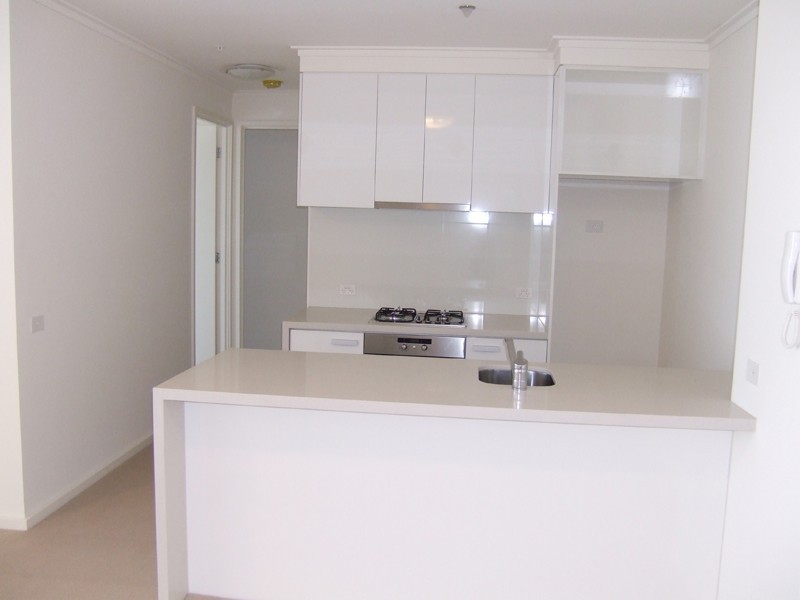 2105/63 Whiteman Street, Southbank VIC 3006