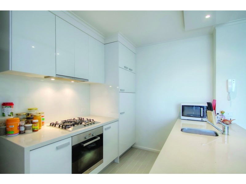 2105/63 Whiteman Street, Southbank VIC 3006