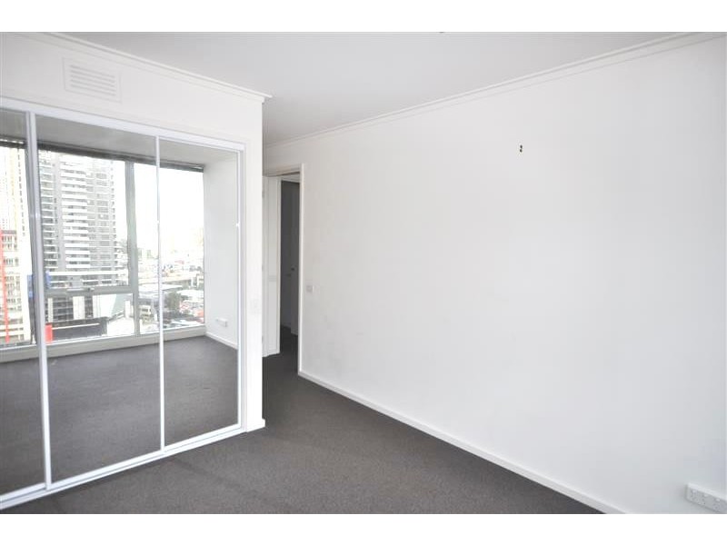 2105/63 Whiteman Street, Southbank VIC 3006