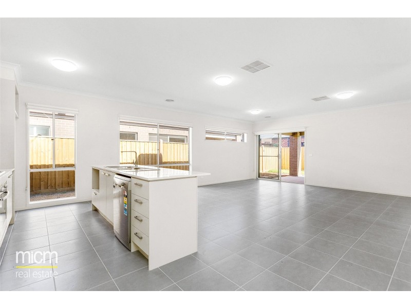 7 Topanga Street, Point Cook VIC 3030