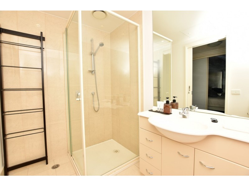 REF 072407/163 City Road, Southbank VIC 3006