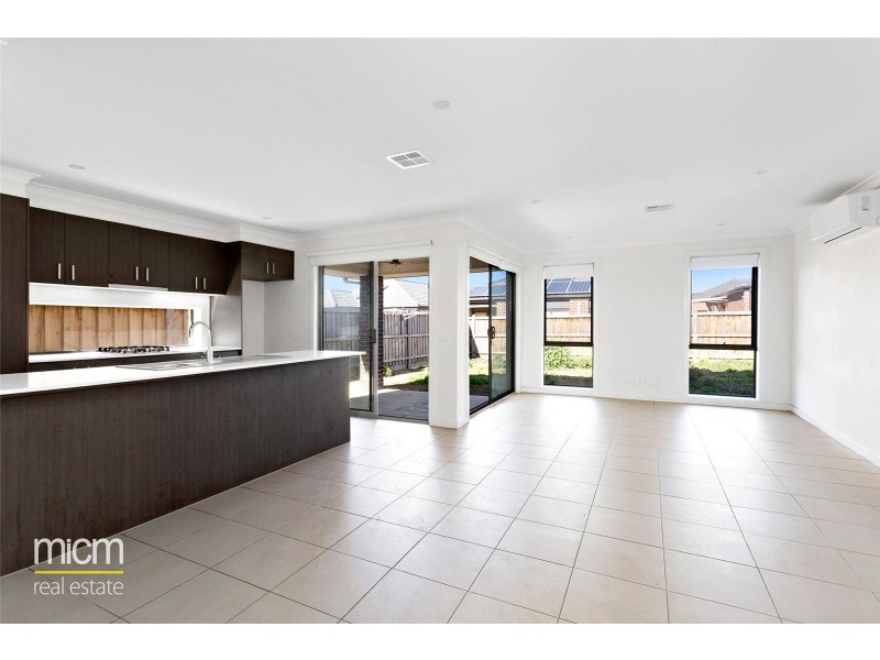 99 Carrick Street, Point Cook VIC 3030