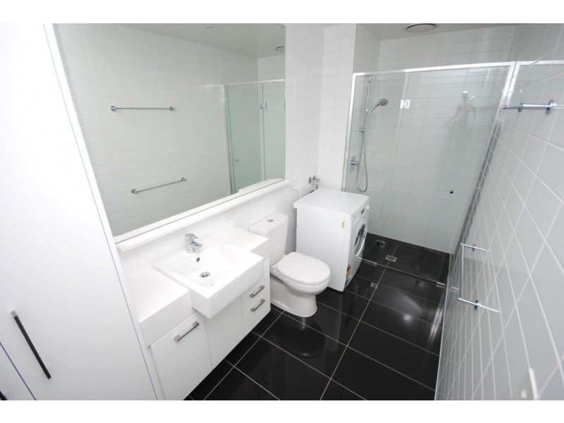 REF 073007/118 Kavanagh Street, Southbank VIC 3006