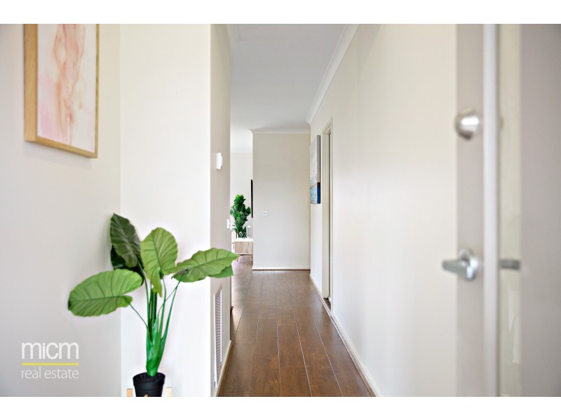 4 Yosemite Street, Point Cook VIC 3030