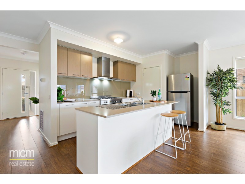 4 Yosemite Street, Point Cook VIC 3030