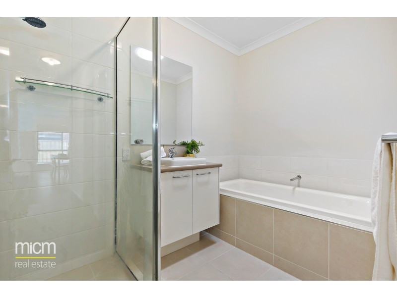 4 Yosemite Street, Point Cook VIC 3030