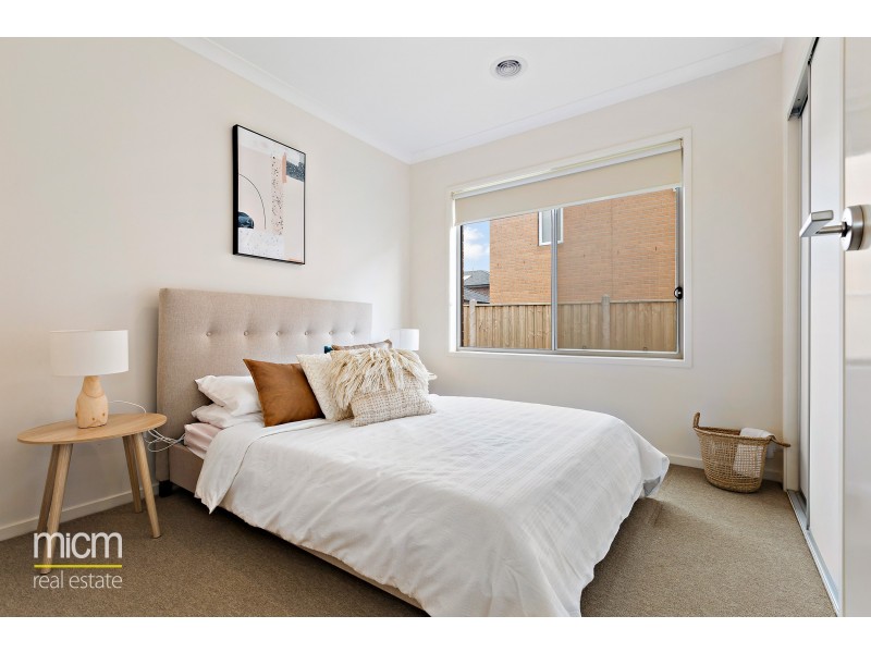 4 Yosemite Street, Point Cook VIC 3030