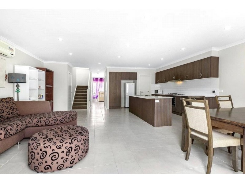 12 Whitetop Drive, Point Cook VIC 3030