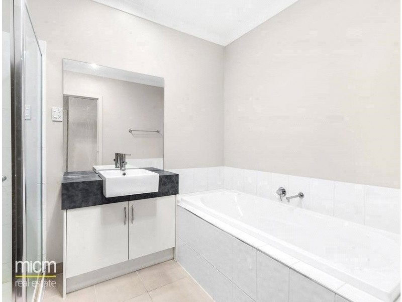 12 Whitetop Drive, Point Cook VIC 3030