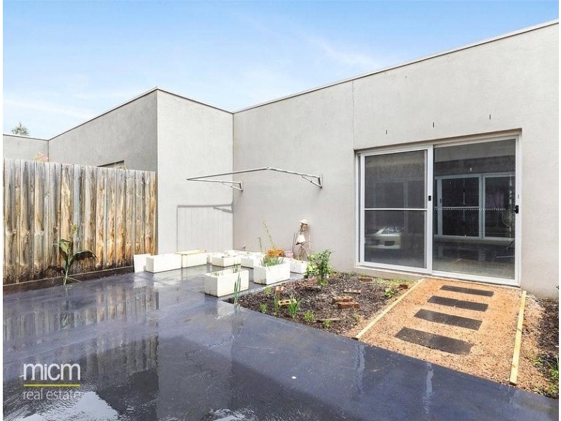 12 Whitetop Drive, Point Cook VIC 3030