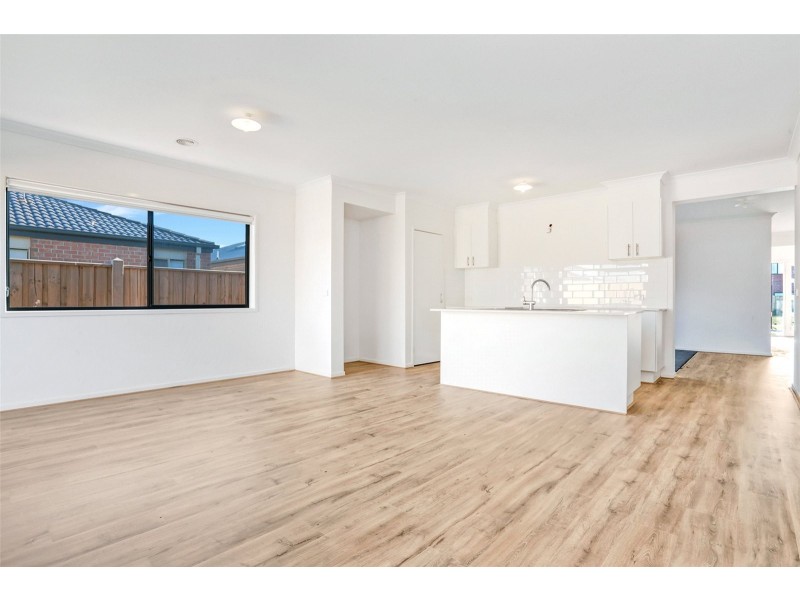 14 Keel Street, Point Cook VIC 3030