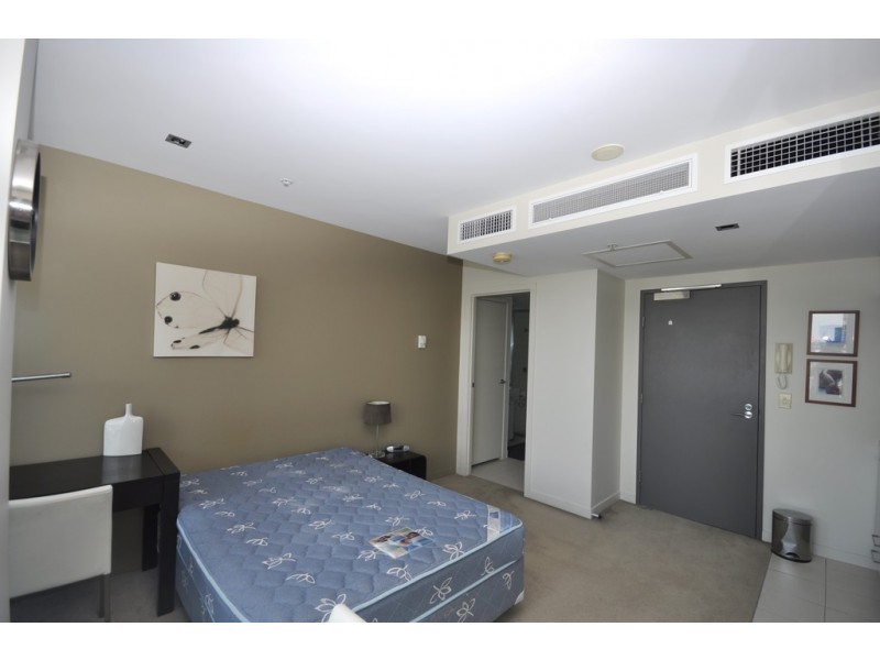 3410B/100 Harbour Esplanade, Docklands VIC 3008