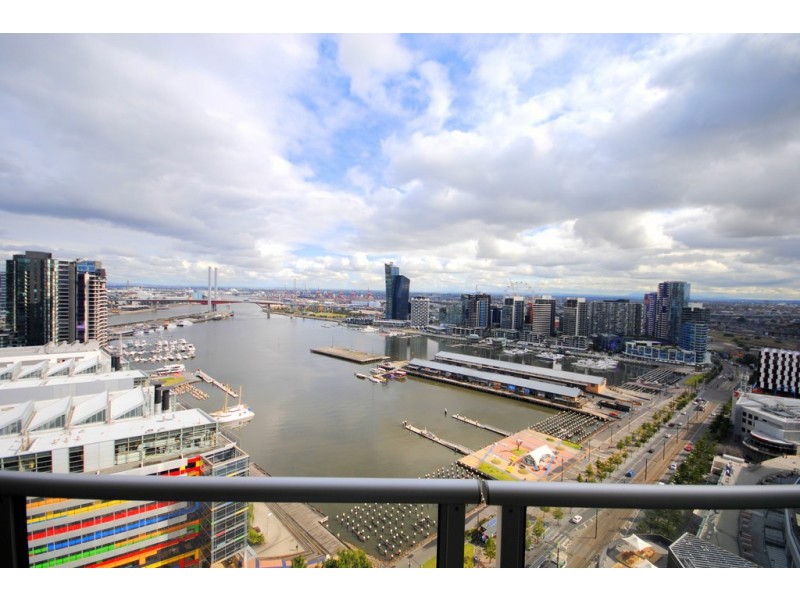 2807/100 Harbour Esplanade, Docklands VIC 3008