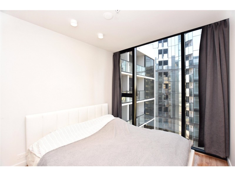 2812/33 Mackenzie Street, Melbourne VIC 3000