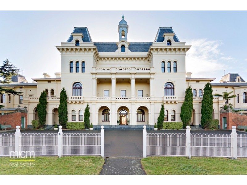 218 Wiltshire Drive, Kew VIC 3101