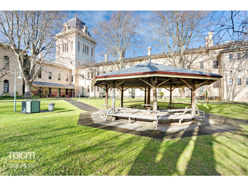 218 Wiltshire Drive, Kew VIC 3101