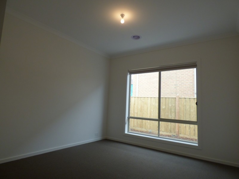 54 Dingo Street, Point Cook VIC 3030