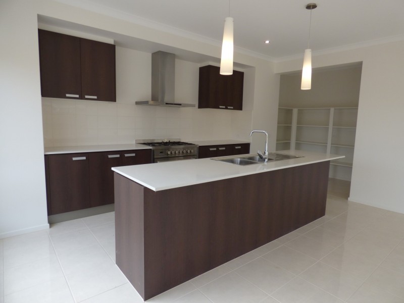 54 Sunnybank Drive, Point Cook VIC 3030