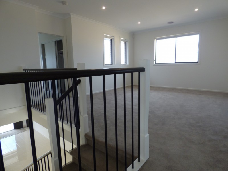 54 Sunnybank Drive, Point Cook VIC 3030