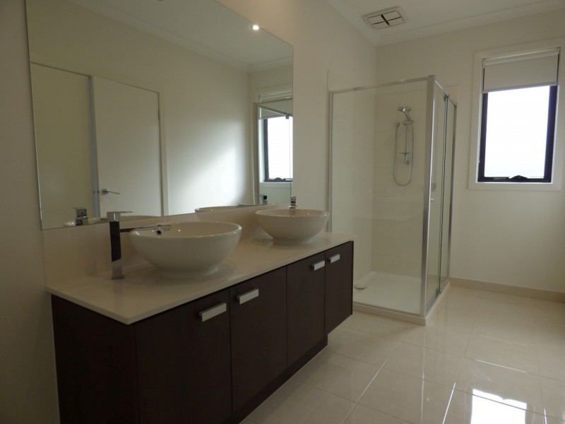 54 Sunnybank Drive, Point Cook VIC 3030