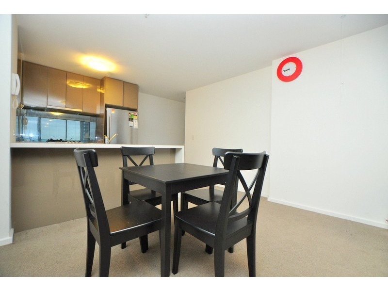 REF 081304/241 City Road, Southbank VIC 3006