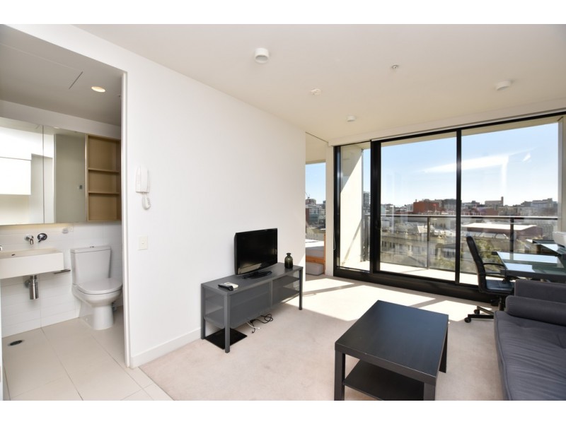 REF 081304/33 Mackenzie Street, Melbourne VIC 3000