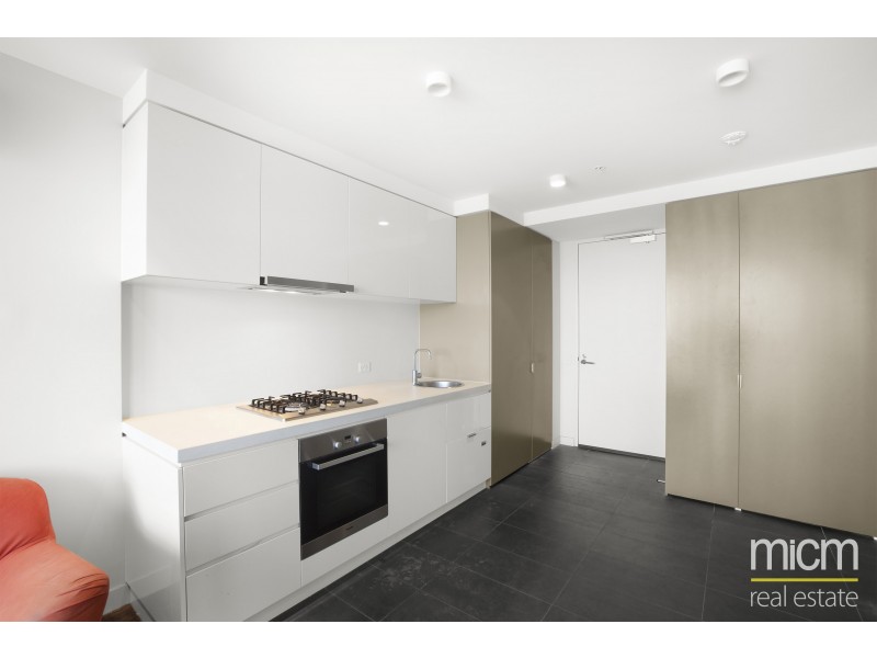 REF 081304/33 Mackenzie Street, Melbourne VIC 3000