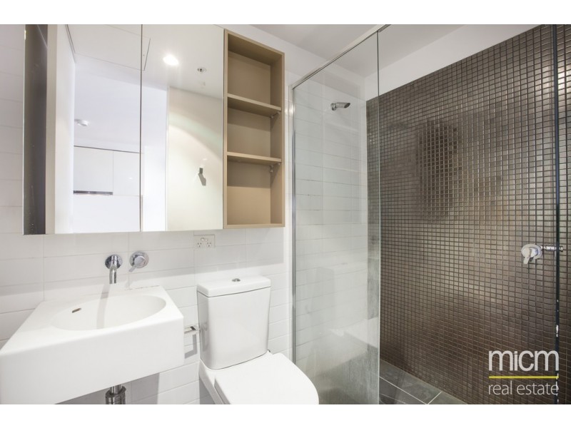 REF 081304/33 Mackenzie Street, Melbourne VIC 3000