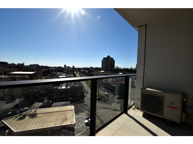REF 081304/33 Mackenzie Street, Melbourne VIC 3000