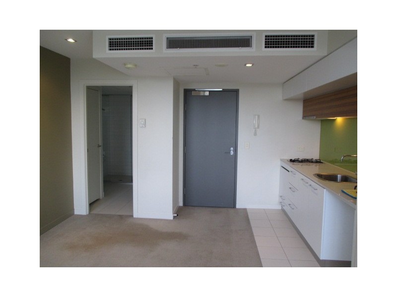 2711B/100 Harbour Esplanade, Docklands VIC 3008