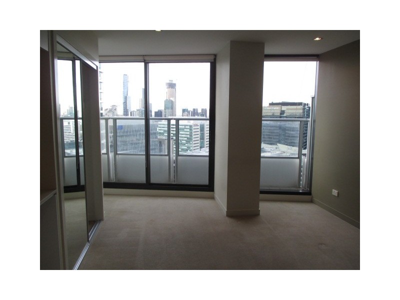 2711B/100 Harbour Esplanade, Docklands VIC 3008