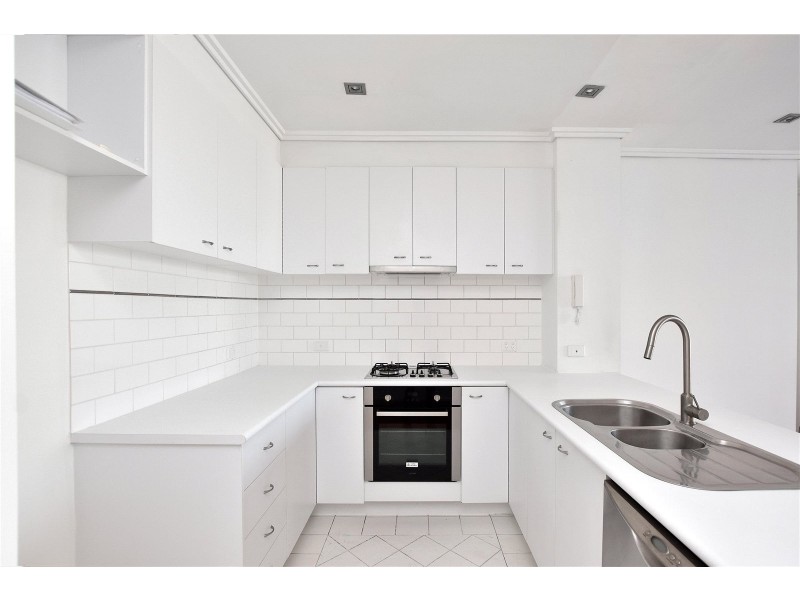 1006/38 Bank Street, South Melbourne VIC 3205