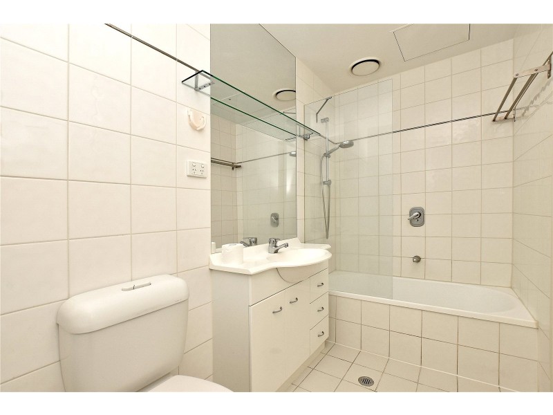 1006/38 Bank Street, South Melbourne VIC 3205