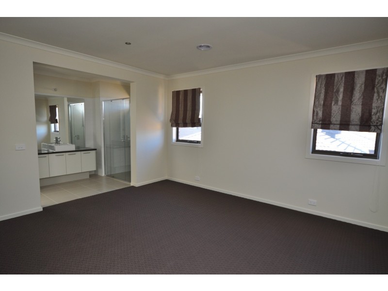 19 Ironwood Drive, Point Cook VIC 3030