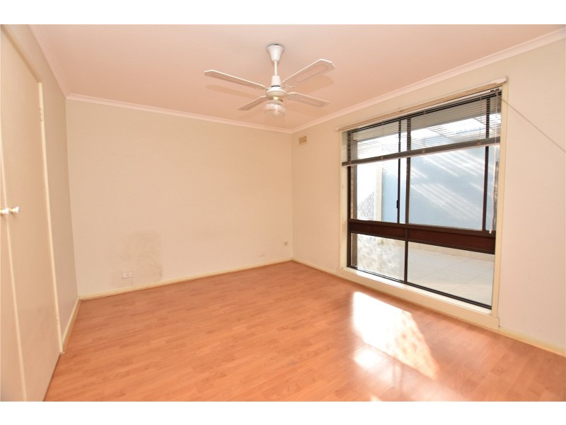 10 Cameron Ave, Altona Meadows VIC 3028