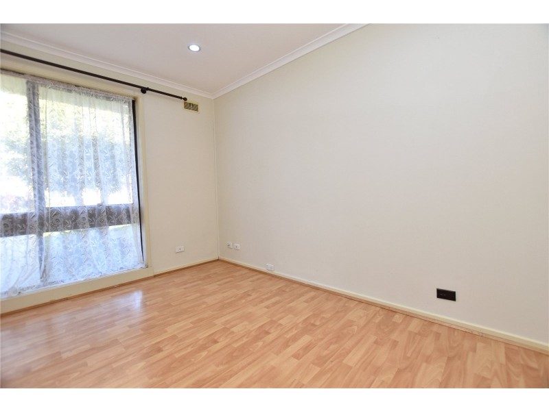 10 Cameron Ave, Altona Meadows VIC 3028